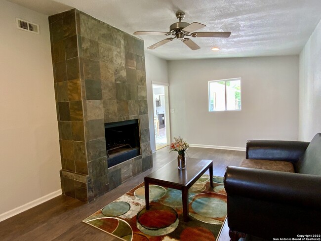 Building Photo - 8110 Pleasant Forest Dr