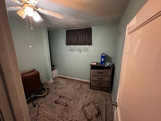 Building Photo - 1604 College St