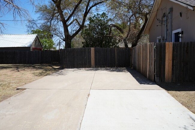 Building Photo - 2324 20th St