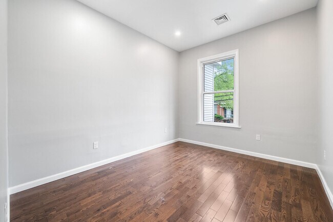 Building Photo - 42 Wildey St