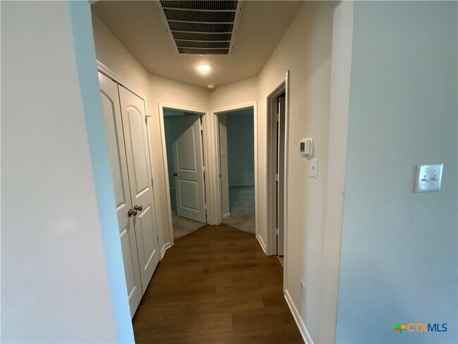 Building Photo - 3022 Dade Loop