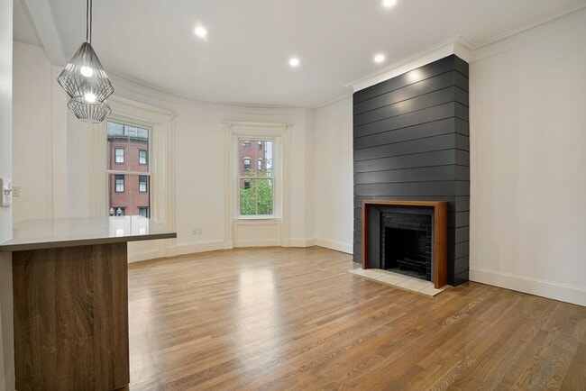 Building Photo - 512 Massachusetts Ave