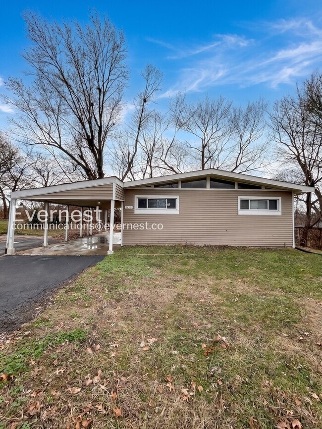 Building Photo - 1130 Trampe Ave