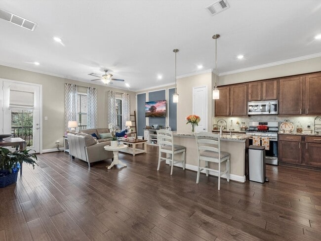 Building Photo - 1762 Sierra Crest Dr