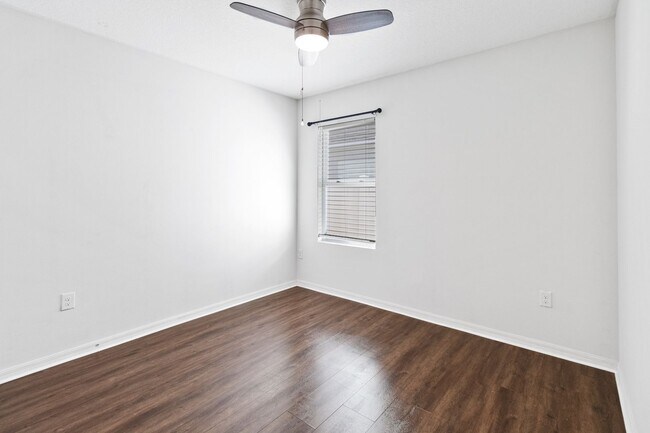 Building Photo - 4/2 Energy Efficient Home in St. Cloud w/ Fenced Back Yard