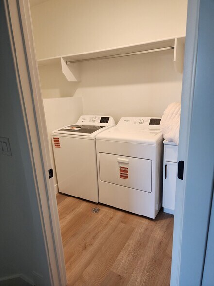 Building Photo - 2218 380 S