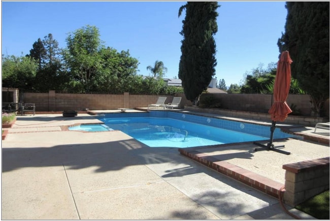 Building Photo - 948 Ettin Ave