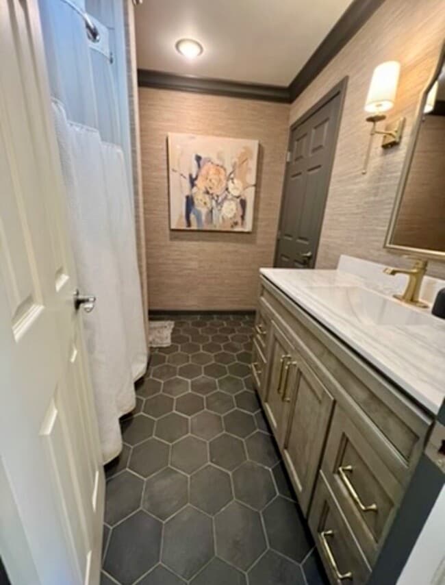 Building Photo - 243 Kate Dr