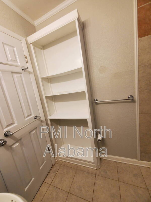 Building Photo - 2248 Norwood Dr NW