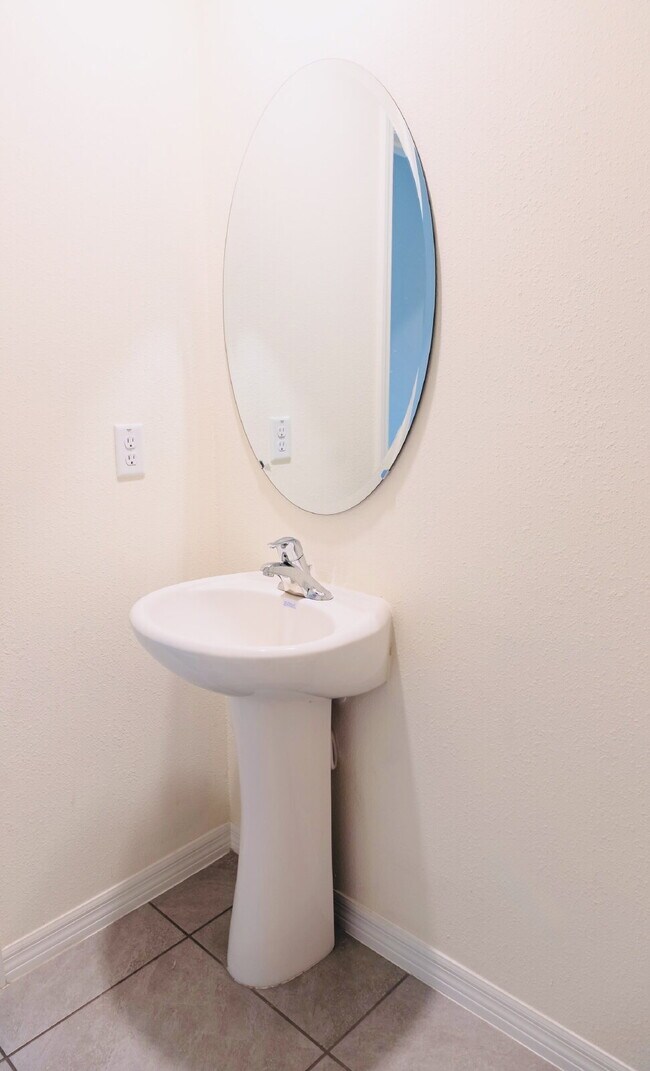 Building Photo - 11730 White Willow Ln