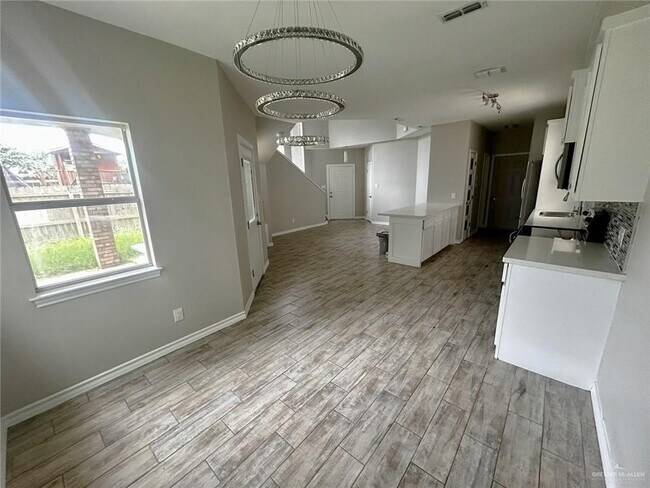 Building Photo - 3204 Black Oak Ln