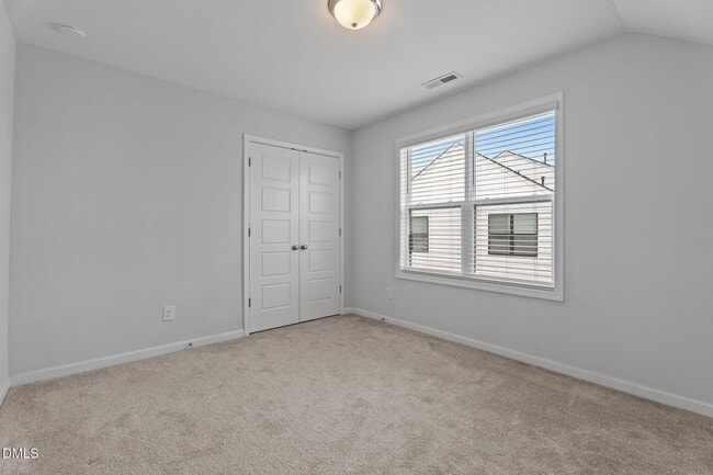 Building Photo - 745 Putney Hl Rd