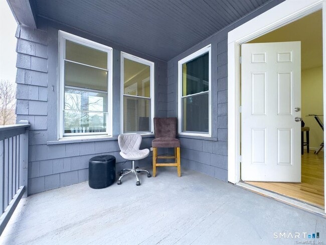 Building Photo - 23 Lake St