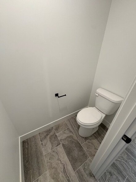 Building Photo - 4447 Templar Dr