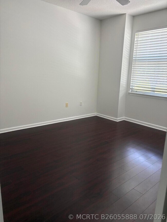 Building Photo - 2044 Alta Meadows Ln