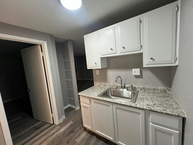 Building Photo - 13430 Euclid Ave