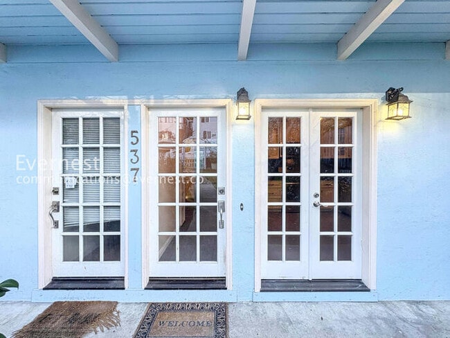 Building Photo - 537 Madison St