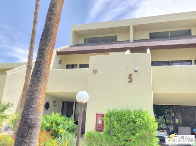 Building Photo - 1655 E Palm Canyon Dr