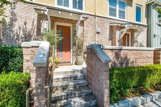 Building Photo - 10 Brownstone Way