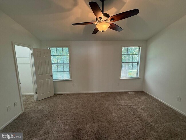 Building Photo - 1042 Baywood Dr