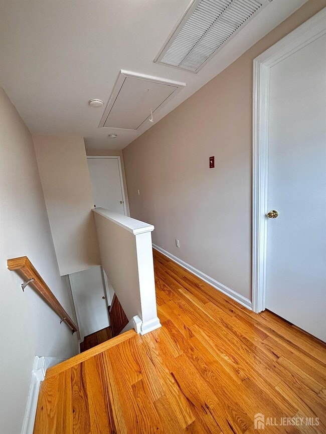 Building Photo - 287 Raritan St