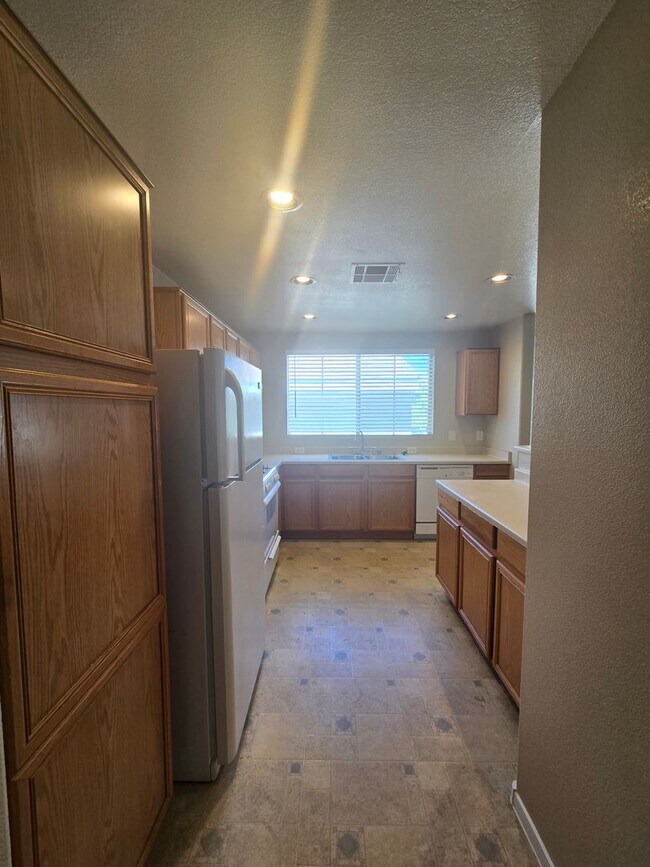 Building Photo - 9330 W Maule Ave