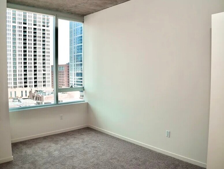 Building Photo - 1345 S Wabash Ave