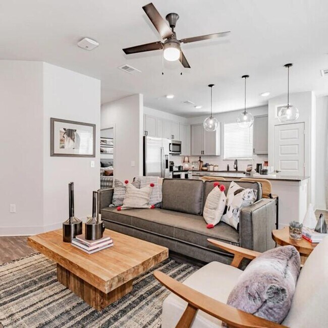 Building Photo - 5701 Bovine Dr