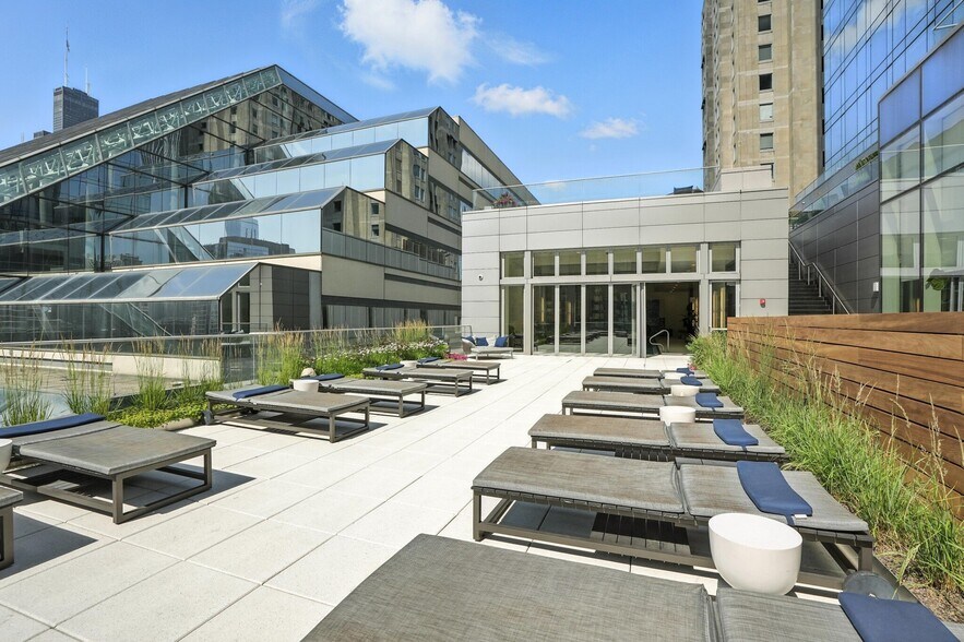 Building Photo - 109 W Wacker Dr