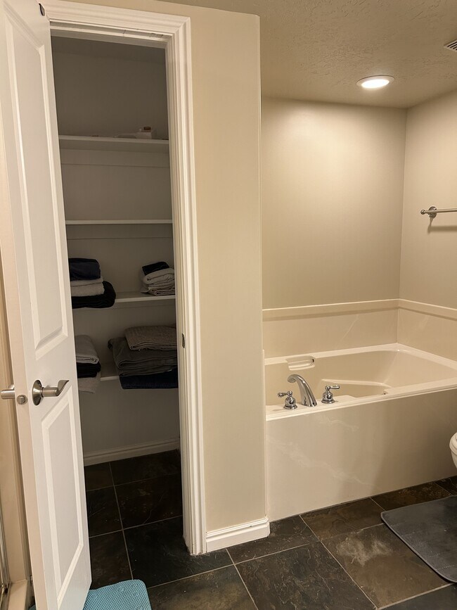 Building Photo - 5 S 500 W