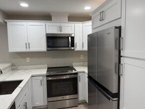 Building Photo - Beautifully remodeled/updated condo !