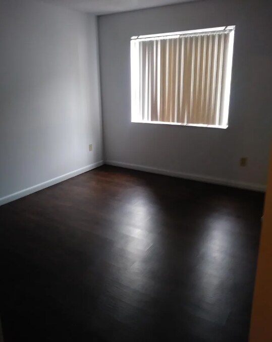 Building Photo - 510 Fairways Cir