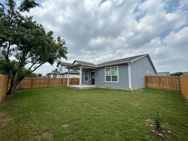 Building Photo - **APPLICATION RECEIVED** Beautiful Single-Story Home with Covered Patio & Fenced Yard!