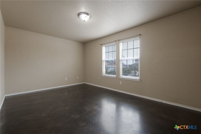 Building Photo - 209 Sugar Maple Ct