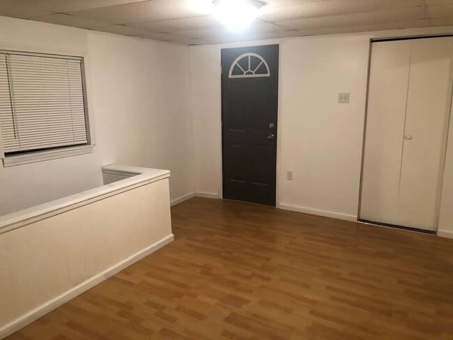 Building Photo - 2-602 Locust Ave