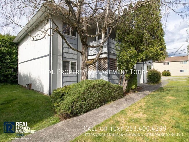Building Photo - 6451 S Stevens St