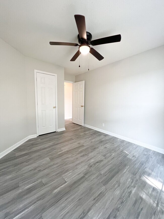 Building Photo - 531 Gainey Dr