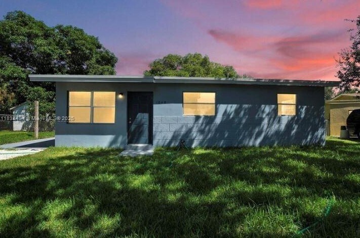 Building Photo - 1040 NW 23rd Ter