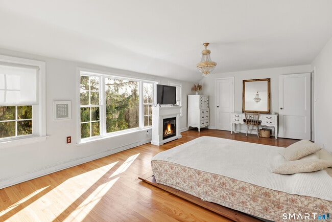 Building Photo - 124 Stiles St