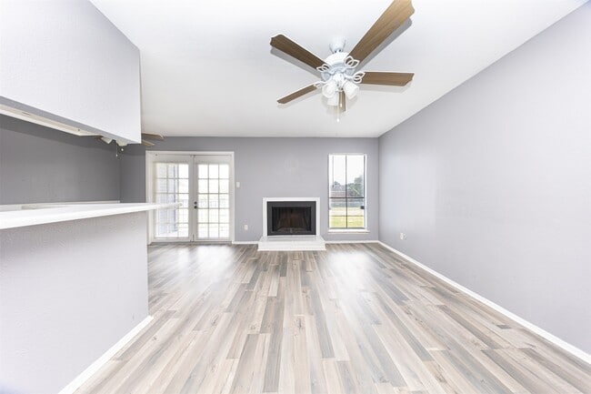 Building Photo - 13480 S Thorntree Dr