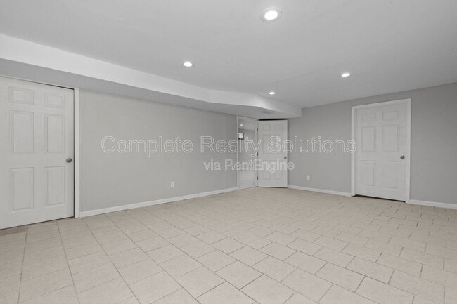 Building Photo - 10768 Runningbrook Dr