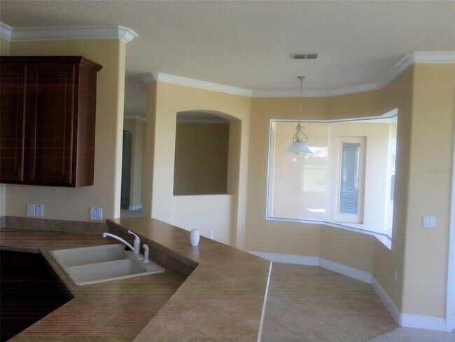 Building Photo - 2100 Majestic Eagle Pl