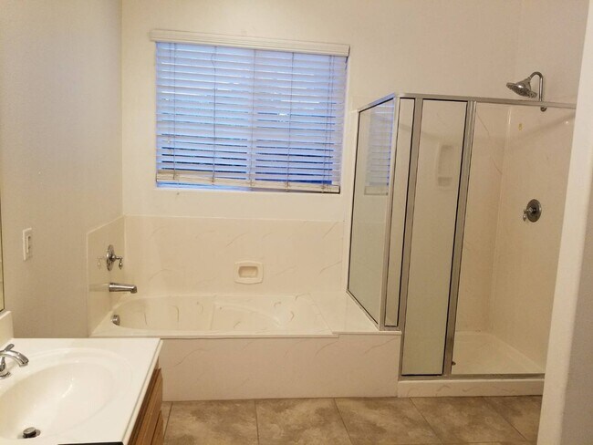 Building Photo - 7425 Malven Ave