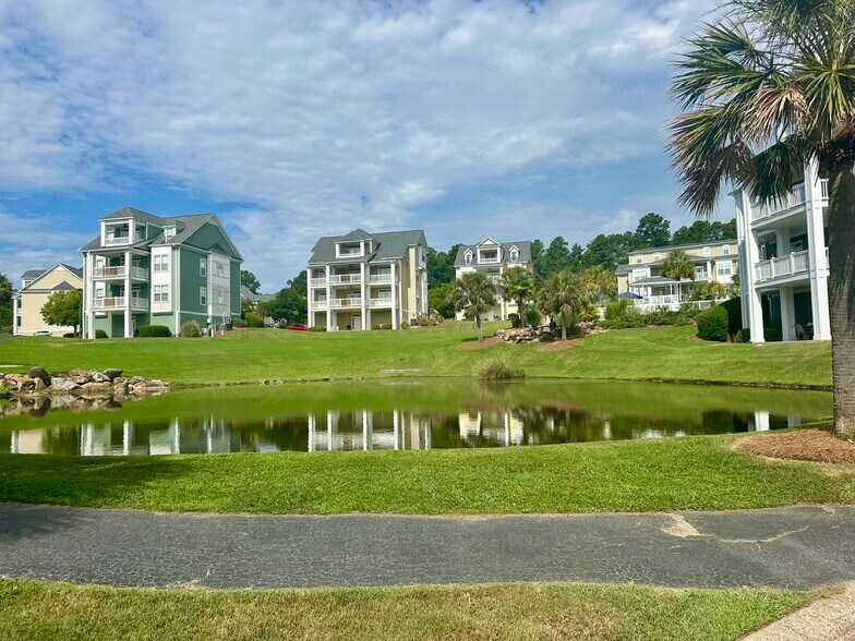 Building Photo - 149 Breezes Dr