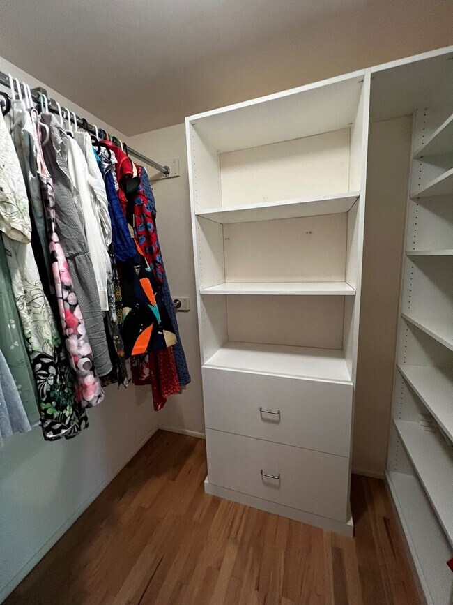 Building Photo - CLICK "REQUEST A TOUR" NOW!