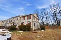 Building Photo - Welcome to this stunning end residence perfectly positioned in a highly desirable setting.