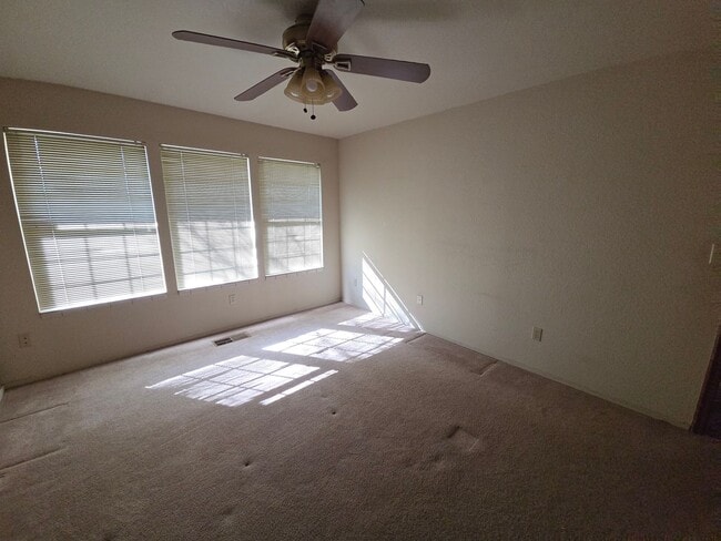 Building Photo - Gorgous 3 Bedroom 2/5 Bath Country Home