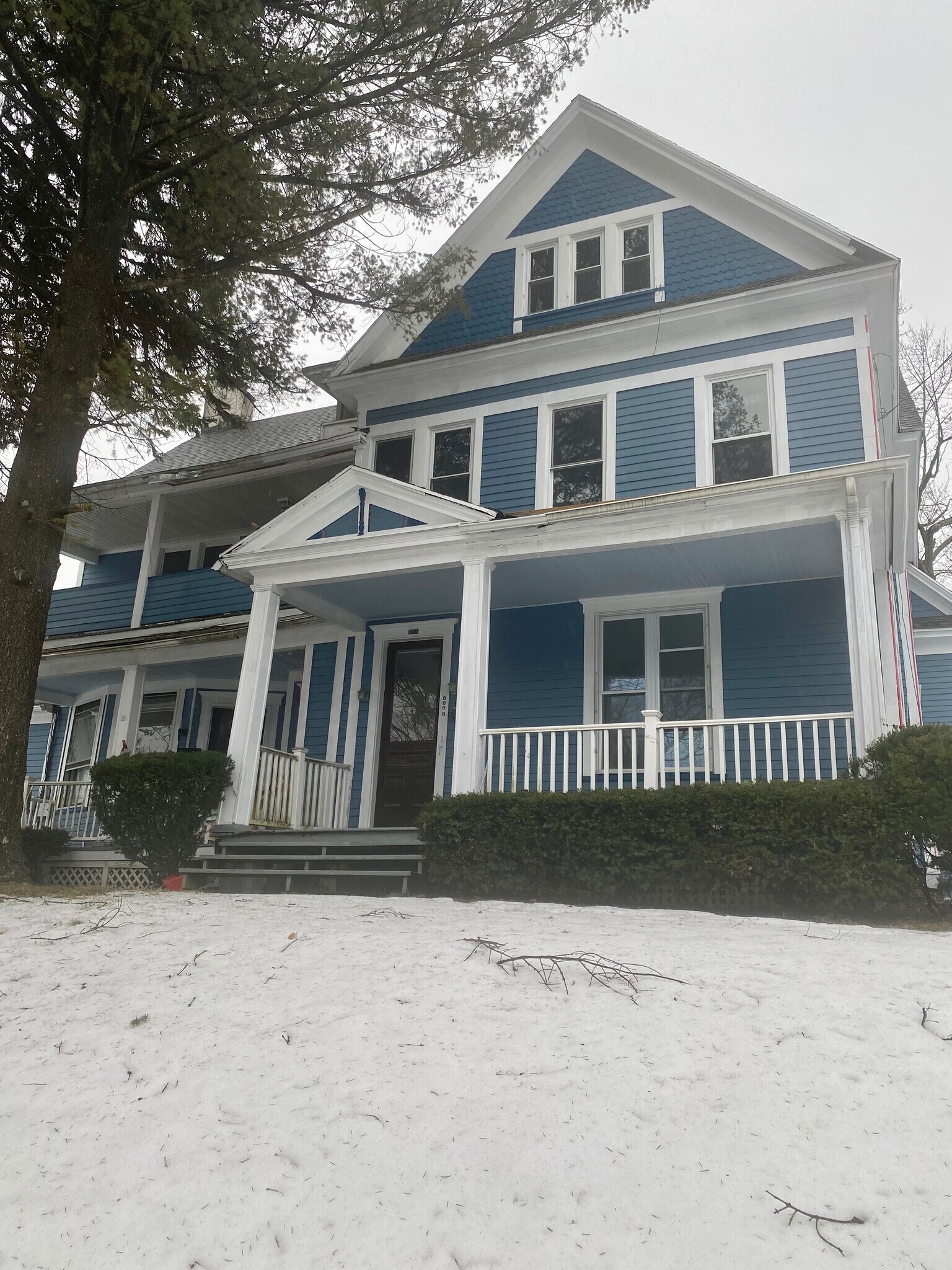 Building Photo - 800 Electric St