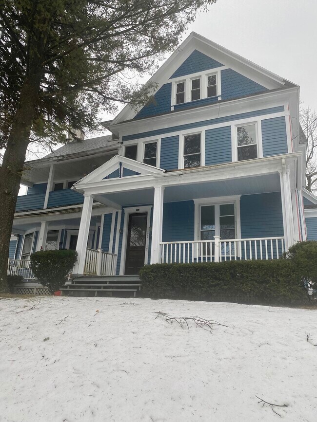 Building Photo - 800 Electric St