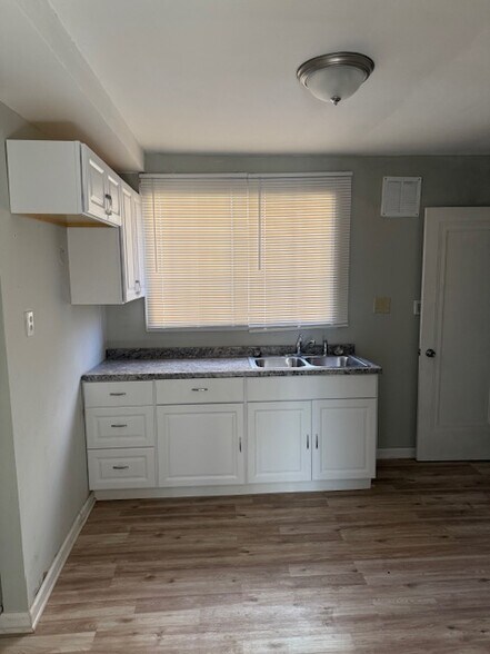 Building Photo - 14903 Tracey St